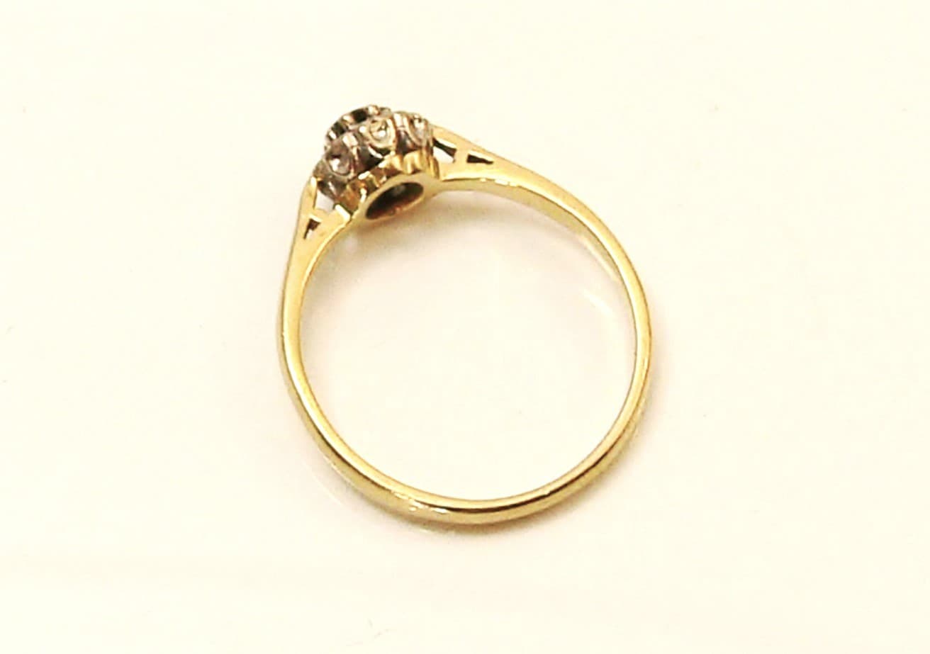 Vintage 18ct Clear Stone Cluster Ring